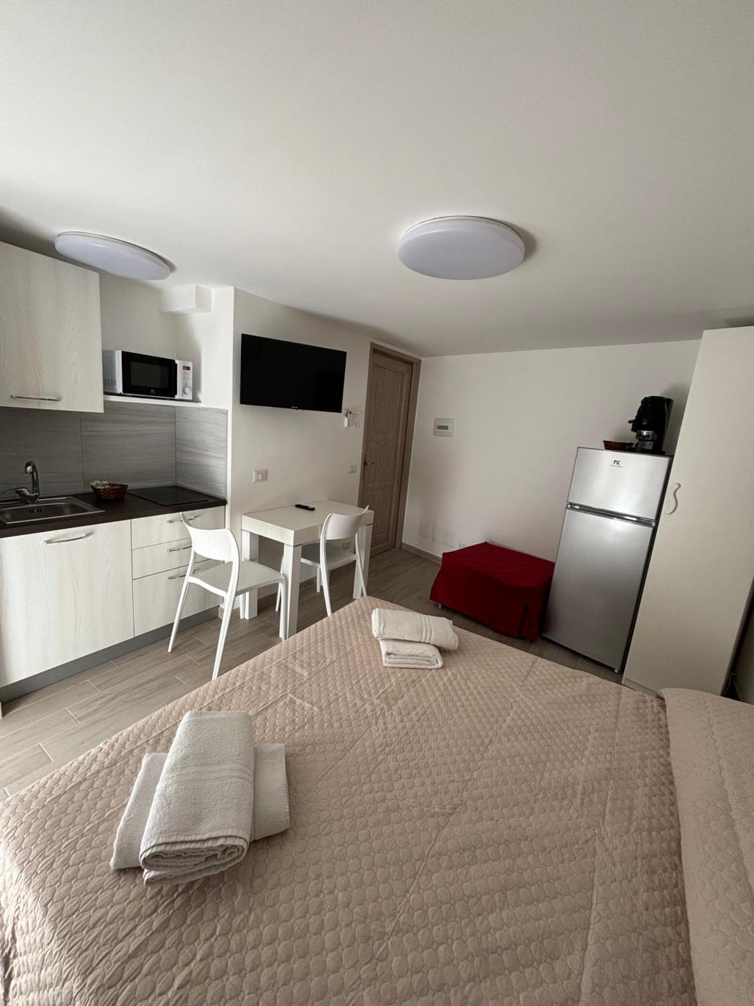 House Nonna Pina Apartment Чефалу Екстериор снимка